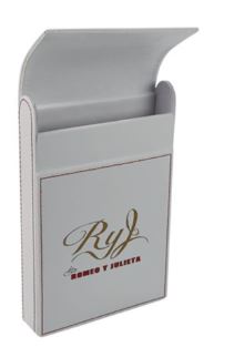 ACCESSORIES Branded Travel Case /White leather *3cm / with embedded magnetic closures / holds 5 to 6 cigars