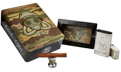 ACCESSORIES Drew Estate Gas Mask Swag Kit: collectible. Contains melamine ashtray cigar rest, metal 3 cigar holder case