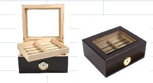 ACCESSORIES Humidor Wood, cedar inlay. Comes with hygrometer and humidifiacation unit. Dark oak color. Holds up to 50 cigars. 22 * 26 * 11cm