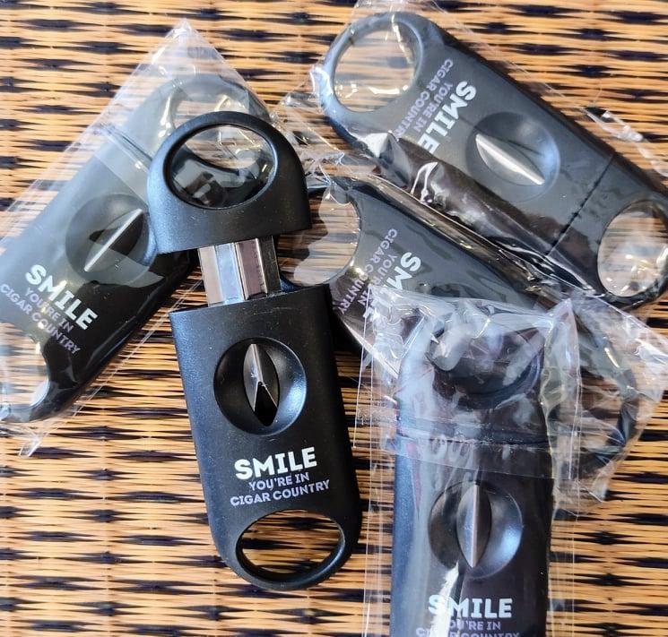 ACCESSORIES V Cutter This v-cut cutter is crafted with the ability to easily slice a deep v-cut into the cap of any cigar up to 64-ring.