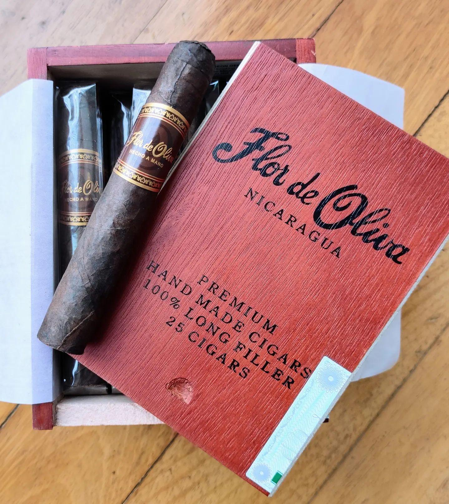 OLIVA Flor de Oliva Maduro