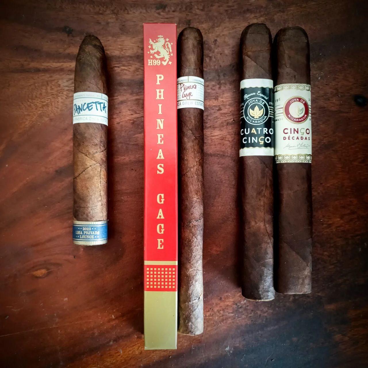 SAMPLERS by Sticks 'n' SMOKES Rare Drew Estate vs top shelf Joya Sampler: