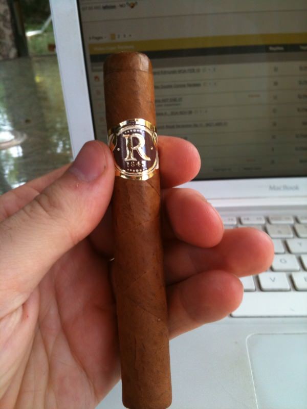 VEGAS ROBAINA Famosos / Robusto vintage 2020